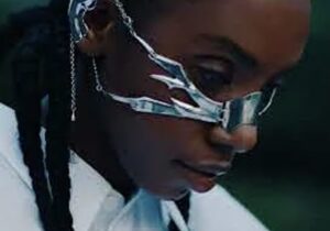 Dua Saleh – daylight falls