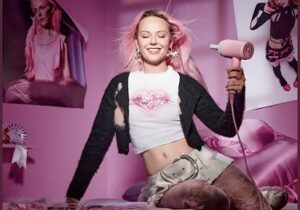 Hannah Diamond – Poster Girl